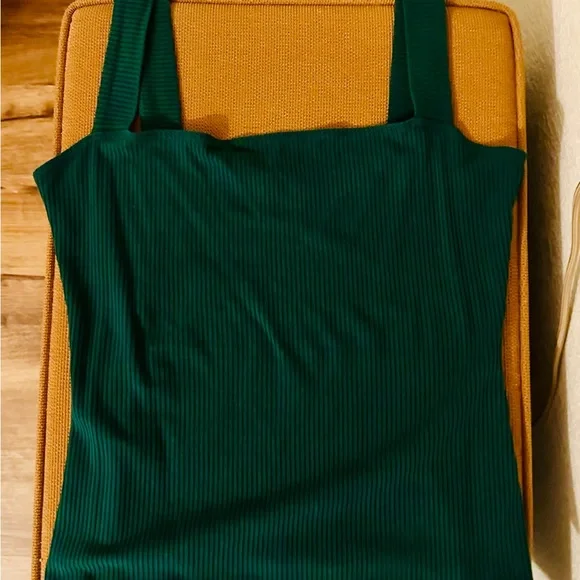 Reformation Julia RibbedTank Retail $88 - Picture 5 of 8